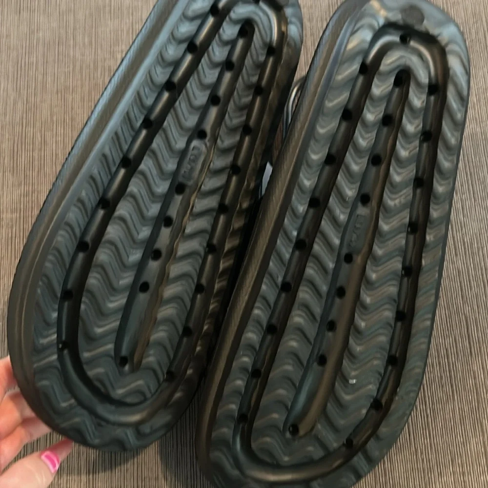 Mens Black Slides Flip flops L (9/10) NWT